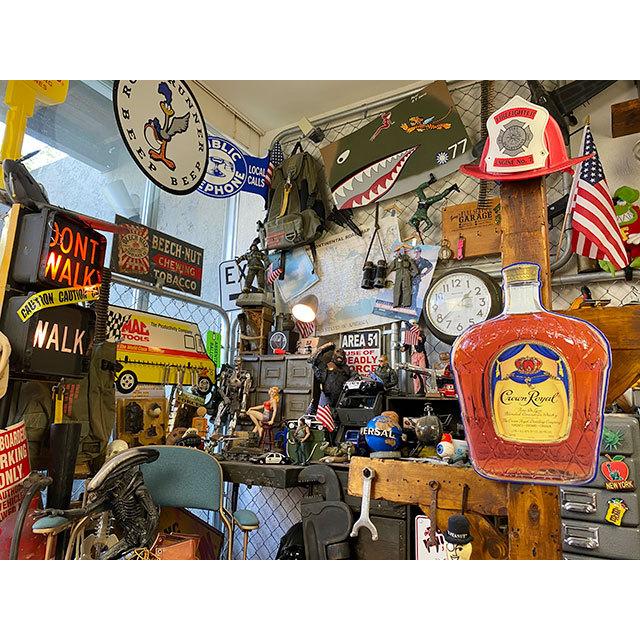 クラウンローヤル　ウイスキー　ブリキ看板　（ダイカット）　■　アメリカン雑貨　アメリカ雑貨 |  | 02