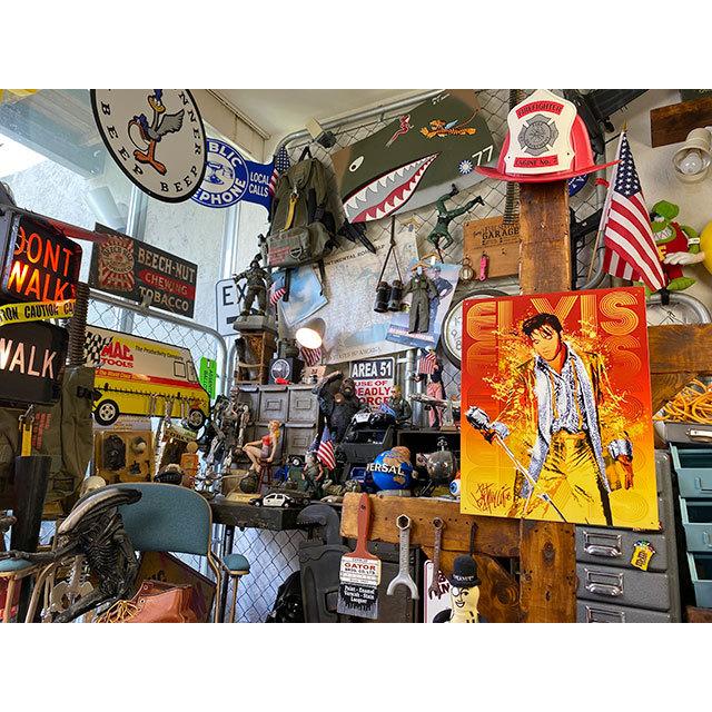 エルヴィス・プレスリー　ブリキ看板　（ゴールドスーツ）　■　アメリカン雑貨　アメリカ雑貨 |  | 02