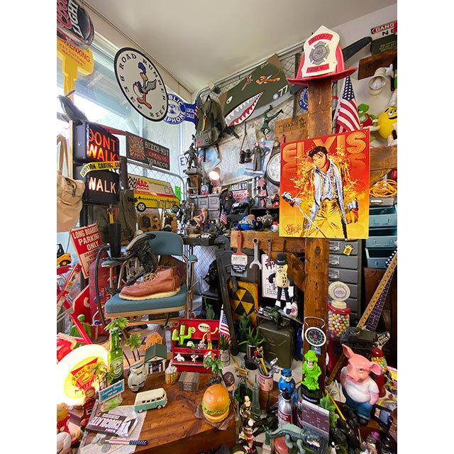 エルヴィス・プレスリー　ブリキ看板　（ゴールドスーツ）　■　アメリカン雑貨　アメリカ雑貨 |  | 03