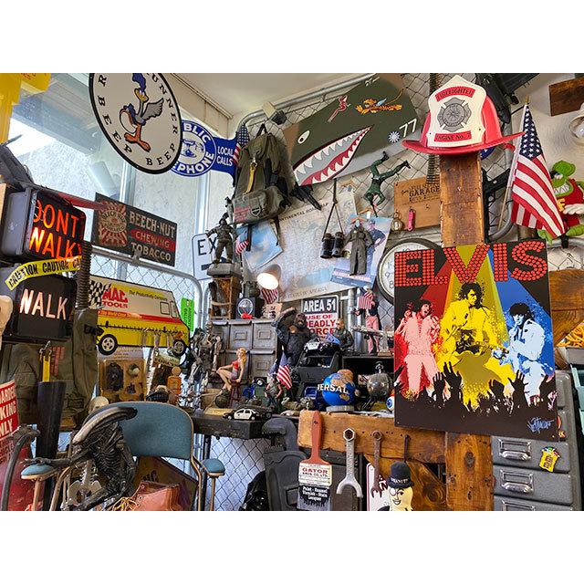 エルヴィス・プレスリー　ブリキ看板　（ライブ・イン・ラスベガス）　■　アメリカン雑貨　アメリカ雑貨 |  | 02