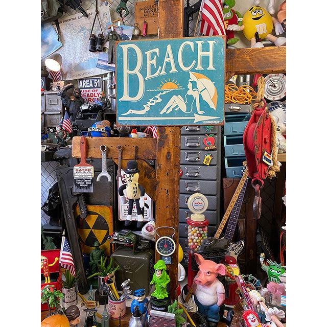 「ビーチはこちら！」　案内看板　ブリキ看板 ■ アメリカン雑貨 アメリカ雑貨 |  | 01