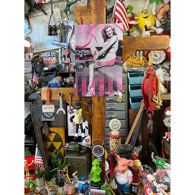 マリリン・モンロー　ブリキ看板　（プールサイド）　■　アメリカン雑貨　アメリカ雑貨 |  | 01