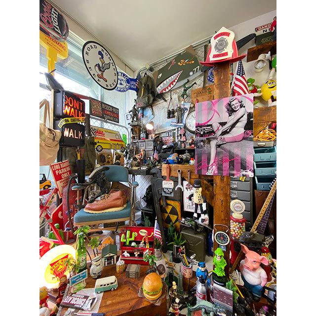 マリリン・モンロー　ブリキ看板　（プールサイド）　■　アメリカン雑貨　アメリカ雑貨 |  | 03