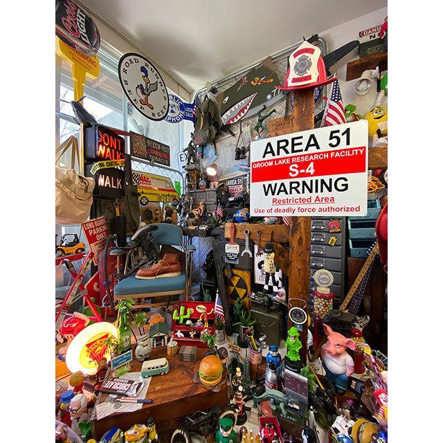 エリア51　警告看板　アルミサインボード　（GROOM LAKE）　■　アメリカン雑貨　アメリカ雑貨 |  | 04