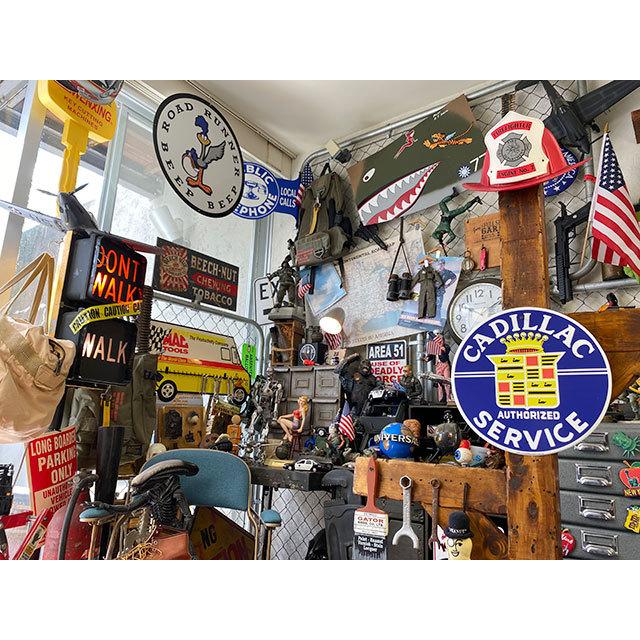 キャデラック　ラウンド型　ブリキ看板　（ロゴ）　■ アメリカン雑貨 アメリカ雑貨 |  | 02