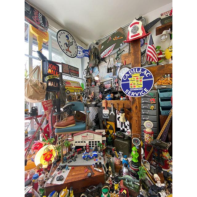 キャデラック　ラウンド型　ブリキ看板　（ロゴ）　■ アメリカン雑貨 アメリカ雑貨 |  | 03