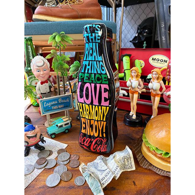 コカ・コーラ　コンツアーボトル・ブリキ缶バンク　（ラブ＆ピース）　■　アメリカン雑貨　アメリカ雑貨　貯金箱 | Coca Cola