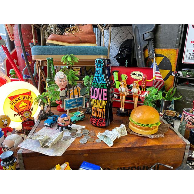 コカ・コーラ　コンツアーボトル・ブリキ缶バンク　（ラブ＆ピース）　■　アメリカン雑貨　アメリカ雑貨　貯金箱 | Coca Cola | 06