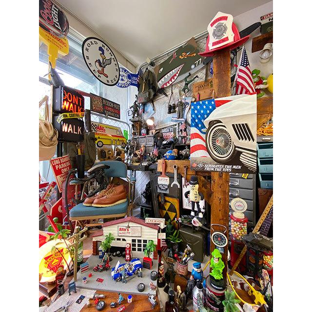 シボレー　コルベットC2　ブリキ看板　（SEPARATES THE MAN FROM TOYS）　■　アメリカン雑貨　アメリカ雑貨 爆買 |  | 03