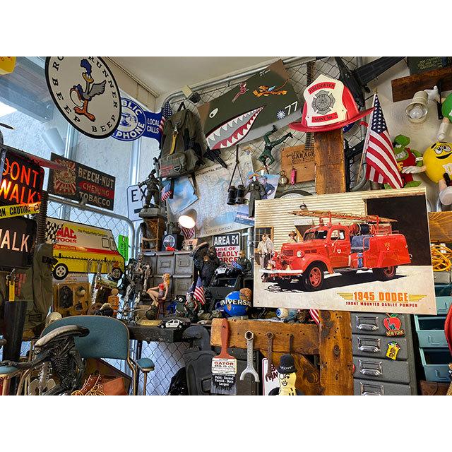 1945年ダッジ　ファイヤートラック　ブリキ看板 ■ アメリカン雑貨 アメリカ雑貨 |  | 02