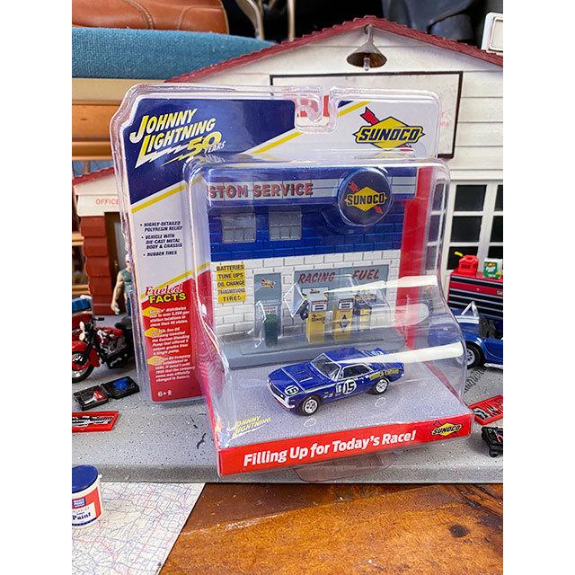 ジョニーライトニングポンティアックトランザムスチール缶ケース1/64