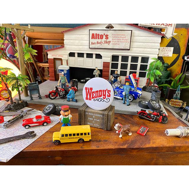 ウェンディーズ　オフィシャル缶バッジ　Lサイズ　（テキストロゴ）　■　アメリカン雑貨　アメリカ雑貨 |  | 01