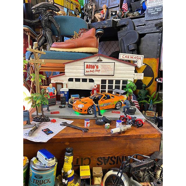 映画　ワイルドスピード　ブライアン　1995年トヨタ　スープラ　ダイキャストミニカー　1/18スケール　LEDライト搭載　（ブライアン付） |  | 15