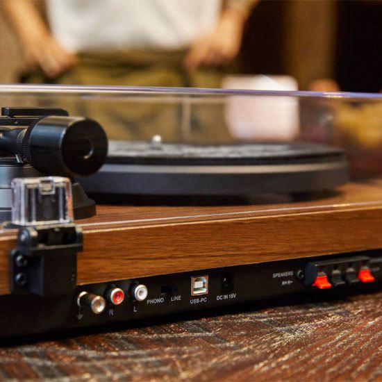 ヘンリー　レコードプレーヤー　ブックシェルフスピーカー　Bluetooth　スピーカー機能搭載　iPhoneを繋げてジュークボックスにもできる！ |  | 04