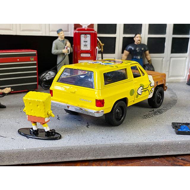 Jada　スポンジボブ　1980年シボレーK5ブレイザー　ダイキャストミニカー　1/32スケール　（フィギュア付き）　■　アメリカン雑貨｜candytower｜07