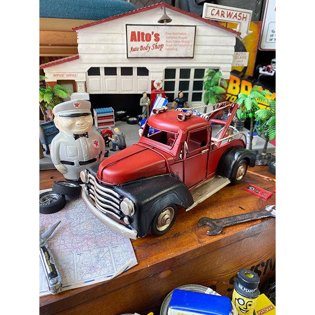 アメリカンレッカー車 ブリキオブジェ Mサイズ （レッド