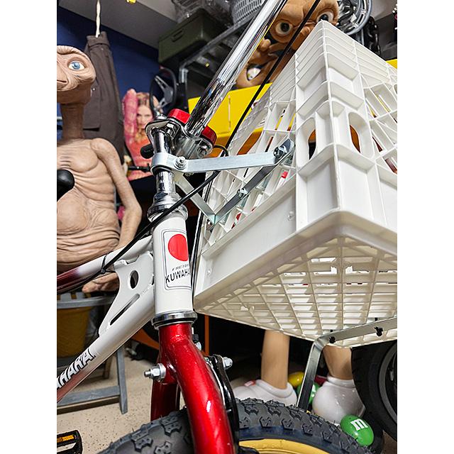 自転車の前カゴ用ステー　映画　E.T.　に登場したBMXみたいなミルククレートを取り付けする専用ステー　※ミルククレートは別売です |  | 16