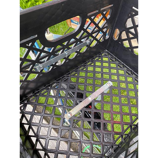 自転車の前カゴ用ステー　映画　E.T.　に登場したBMXみたいなミルククレートを取り付けする専用ステー　※ミルククレートは別売です |  | 04