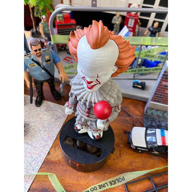 NECA「IT／イット THE END “それ”が見えたら、終わり。」ペニーワイズ　ボディノッカーズ ■ アメリカ雑貨 アメリカン雑貨 フィギュア |  | 01