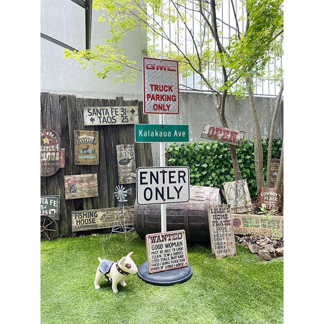 GMCトラック専用駐車場　パーキングサイン　（鉄板柄）　■　アメリカン雑貨　アメリカ雑貨 |  | 03