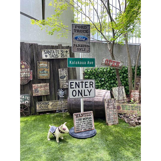 フォードトラック専用駐車場　パーキングサイン　（クラッキング柄）　■　アメリカン雑貨　アメリカ雑貨 爆買 |  | 03