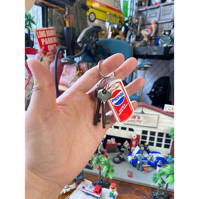 ペプシ　ラバーキーホルダー　（60年代ロゴ/缶）　MADE IN U.S.A.　■　アメリカン雑貨　アメリカ雑貨 |  | 03