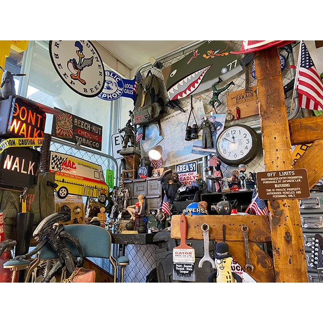 世田谷ベースに貼ってある警告看板」 ミニサイン （蓄光バージョン