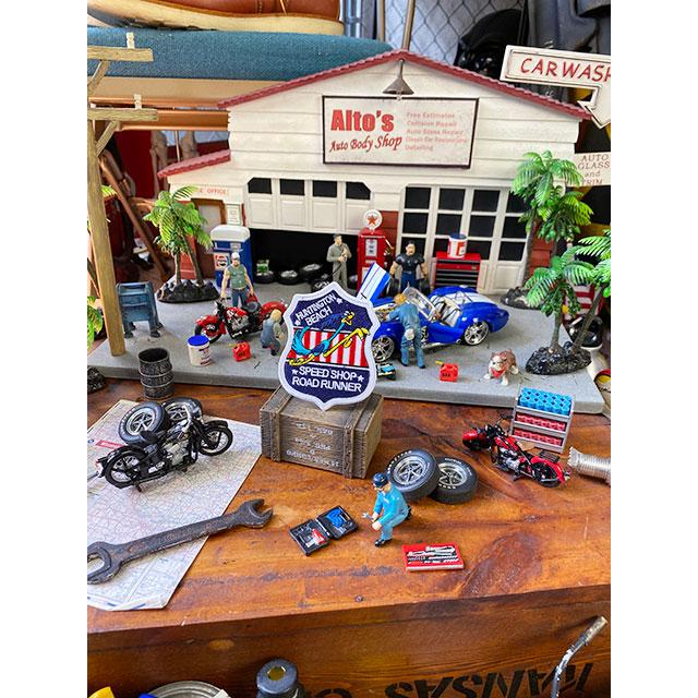 ロードランナー　ワッペン　（星条旗シールドシェイプ）　■　アメリカン雑貨　アメリカ雑貨 |  | 01