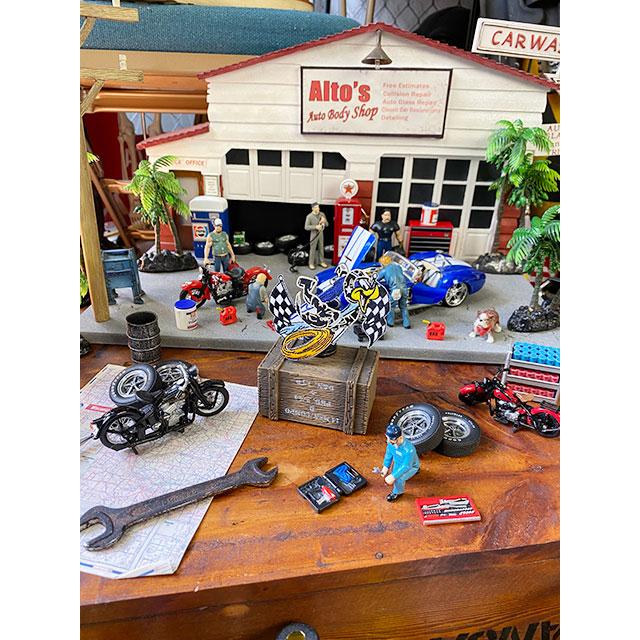 ロードランナー　ワッペン　（チェッカーフラッグダッシュ）　■　アメリカン雑貨　アメリカ雑貨 |  | 01