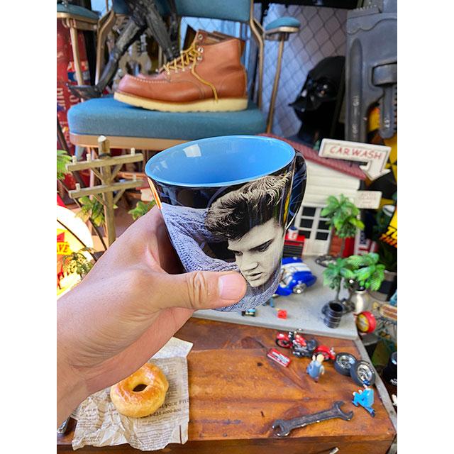 エルヴィス・プレスリー　マグカップ　（ブルーセーター）　■　アメリカン雑貨　アメリカ雑貨 |  | 04