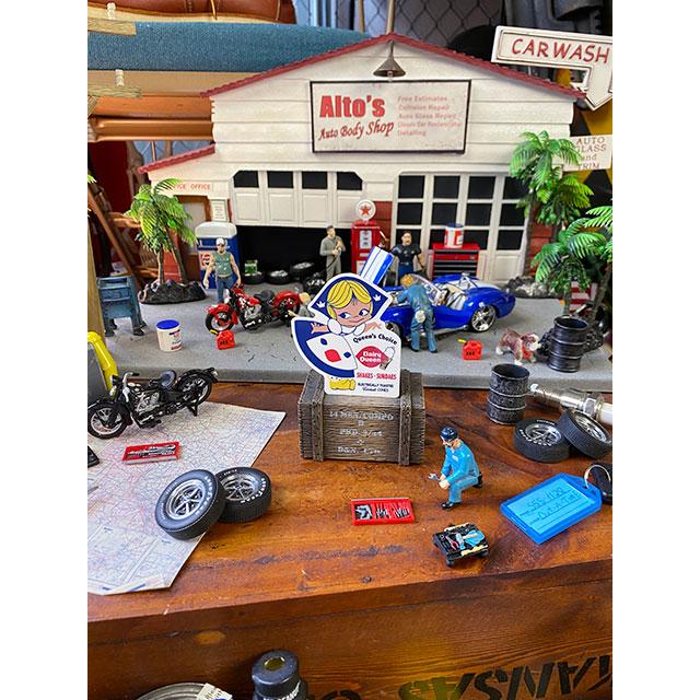 アメリカンカンパニーキャラクターステッカー　（リトルミスデイリークイーン）　■　アメリカン雑貨　アメリカ雑貨 |  | 01