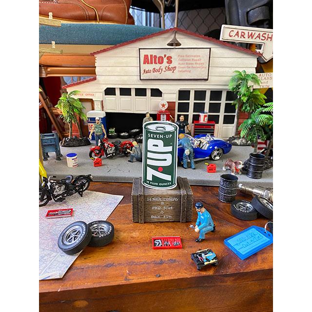 セブンアップ　オフィシャルロゴステッカー　（60年代ロゴ/缶グリーン）　7UP　■ アメリカン雑貨 アメリカ雑貨 |  | 01