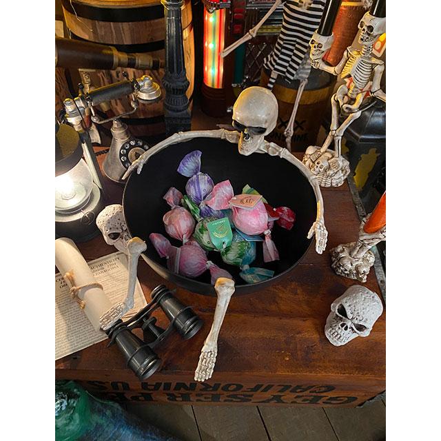 センサーで反応してしゃべる！光る！スケルトンキャンディボウルキーパー ■ パーティー 飾り アメリカ雑貨 爆買 |  | 02