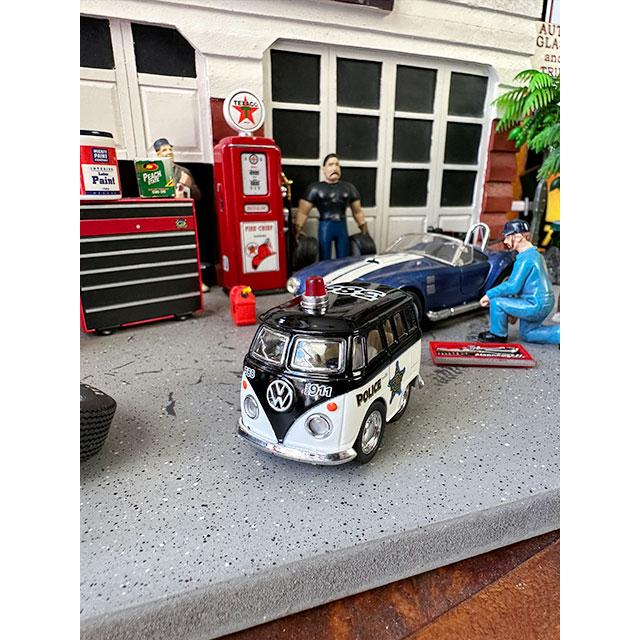 ファニーワーゲンバス　ダイキャストミニカー　（ポリスカー） |  | 05