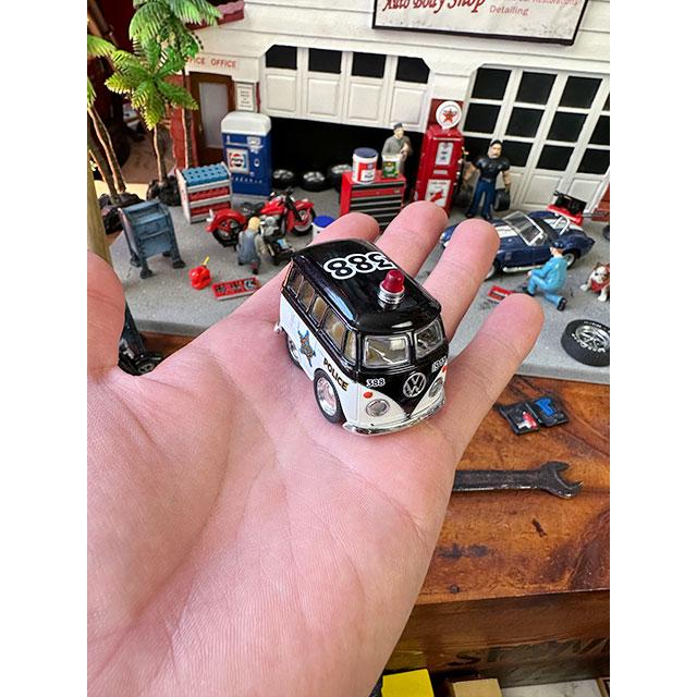 ファニーワーゲンバス　ダイキャストミニカー　（ポリスカー） |  | 08