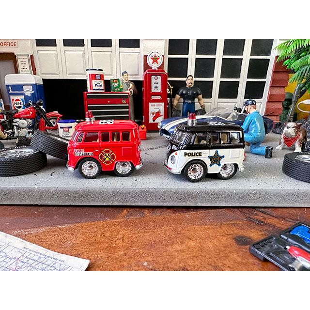 ファニーワーゲンバス　ダイキャストミニカー　（ポリスカーと消防車の2台セット）　■　アメリカン雑貨　アメリカ雑貨 |  | 03