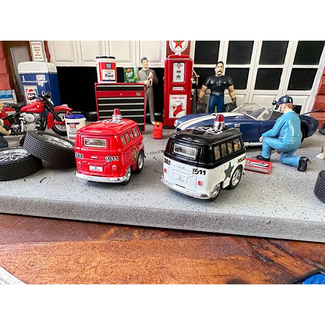 ファニーワーゲンバス　ダイキャストミニカー　（ポリスカーと消防車の2台セット）　■　アメリカン雑貨　アメリカ雑貨 |  | 04