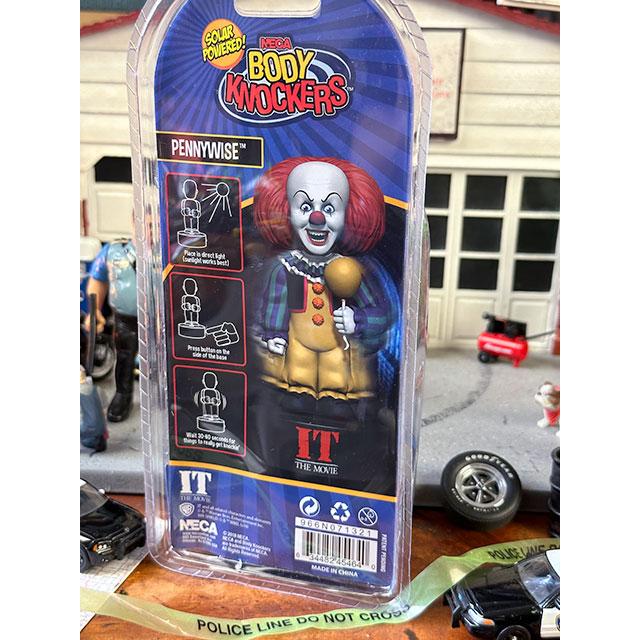 NECA　テレビドラマ版「IT」ティム・カリー版ペニーワイズ　ボディノッカーズ ■ アメリカン雑貨 アメリカ雑貨 フィギュア |  | 03