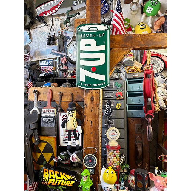 7UP　セブンアップ　エンボスティンサイン　（1967年缶）　■ アメリカン雑貨 アメリカ雑貨 |  | 01