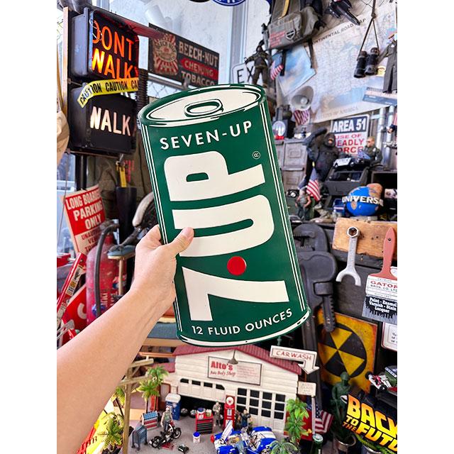 7UP　セブンアップ　エンボスティンサイン　（1967年缶）　■ アメリカン雑貨 アメリカ雑貨 |  | 05