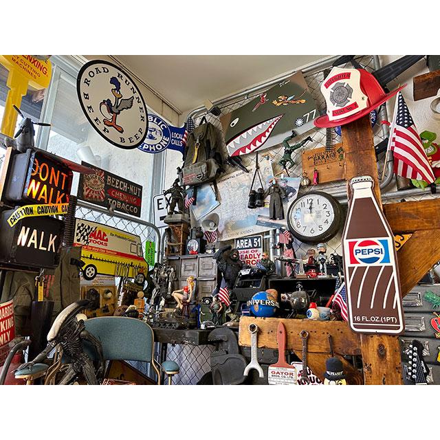 ペプシコーラ　エンボスティンサイン　（1970年代ボトル）　■ アメリカン雑貨 アメリカ雑貨 |  | 02