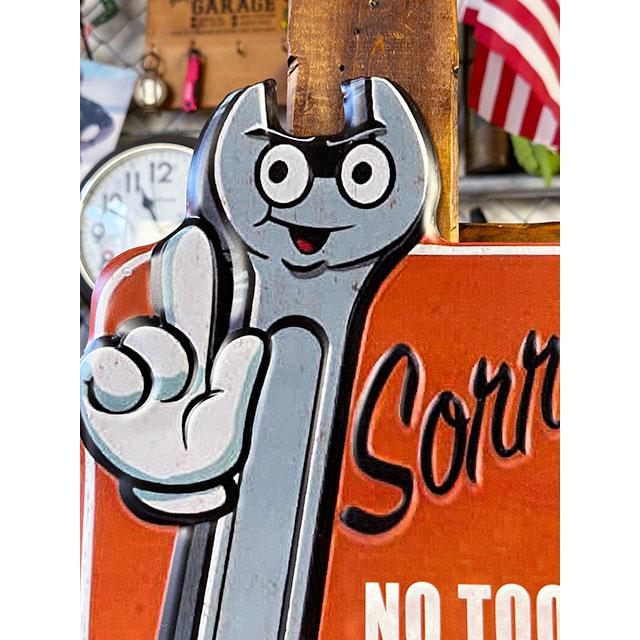 「道具には触らないでね！」スパナマン　エンボスティンサイン ■ アメリカン雑貨 アメリカ雑貨 |  | 01