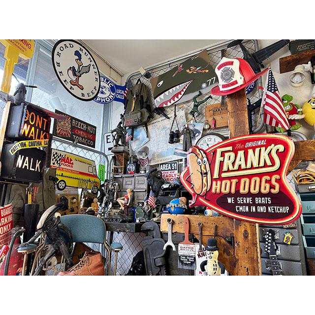 フランクホットドッグマン　エンボスティンサイン ■ アメリカ雑貨 アメリカン雑貨 |  | 03