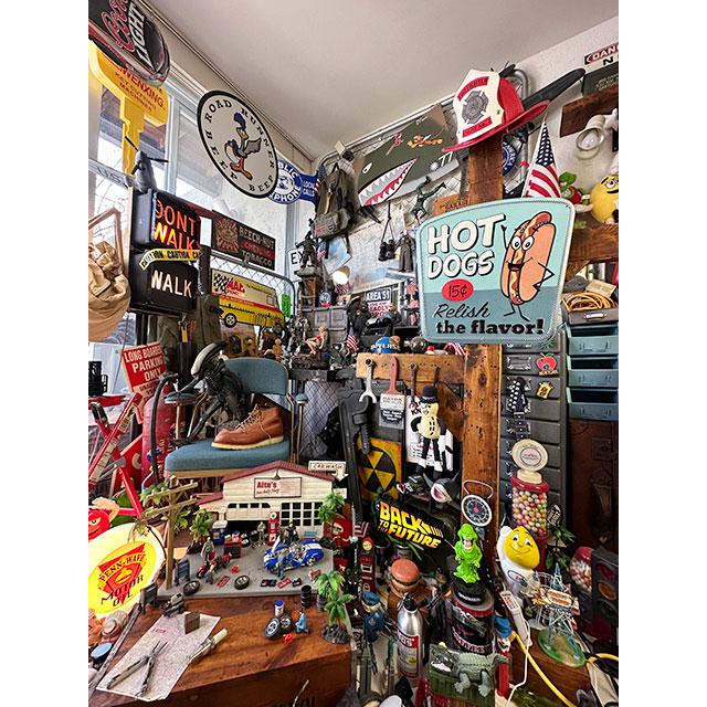 ホットドッグマン　エンボスティンサイン　（15セント）　■ アメリカ雑貨 アメリカン雑貨 |  | 03