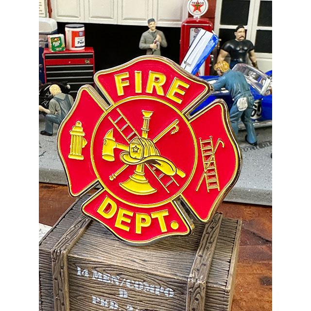 ファイヤーデプト　カーグリルバッジ　（レッド×イエロー）　■　アメリカン雑貨　アメリカ雑貨 |  | 01