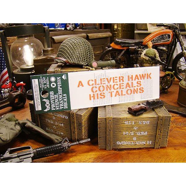 ことわざステンシル転写ステッカー　（能ある鷹は爪隠す）　アメリカ雑貨　アメリカン雑貨　車　シール　ブランド　おもしろ　グッズ | アメリカン レトロ