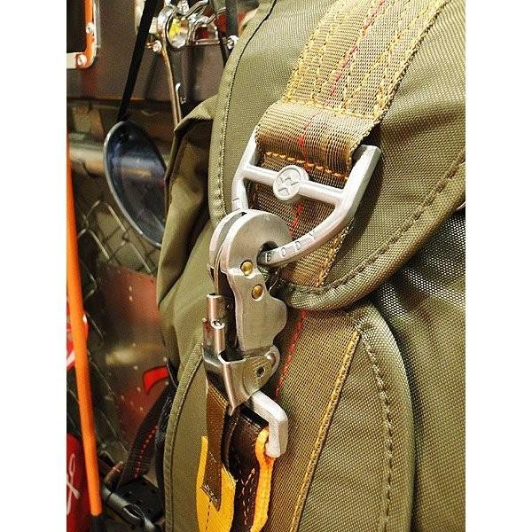 フライングボディバッグ　リュック/バックパック　（アーミーグリーン）　■　アメリカン雑貨　アメリカ雑貨 |  | 01