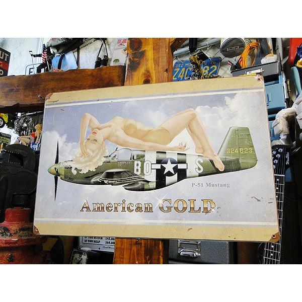 ピンナップガール＆戦闘機　U.S.ヘヴィースチールサイン　（P-51　マスタング　アメリカンゴールド）　アメリカ雑貨　アメリカン雑貨 | アメリカン レトロ