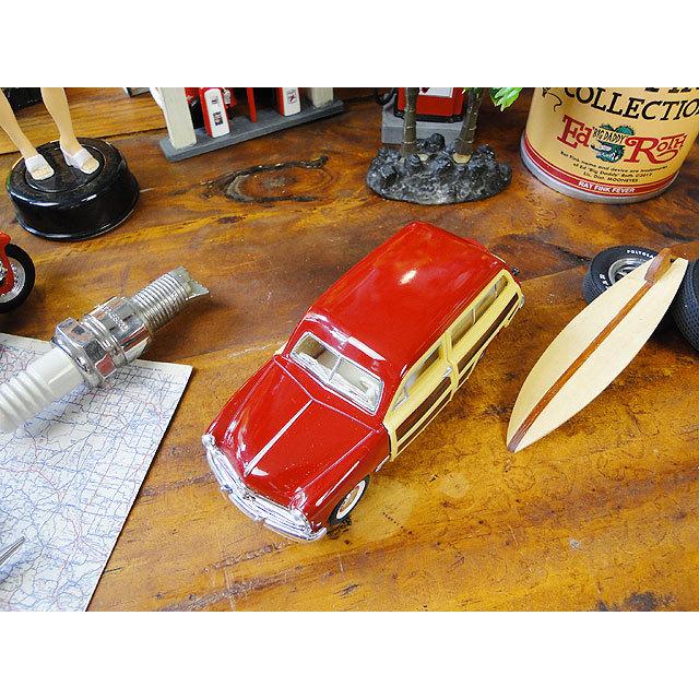1949年 フォード ウッディワゴン ダイキャストミニカー 1/40
