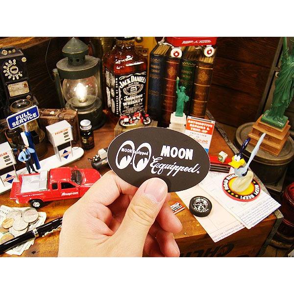 ムーンイクイップド　オーバルステッカー　（つや消しブラック）　アメリカン雑貨　アメリカ雑貨　車　シール　ブランド |  | 01